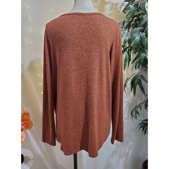 Vine & Love V-Neck Tie Hem Long Sleeve Pullover Sweater Womens Size L Soft Rust - Picture 3 of 7